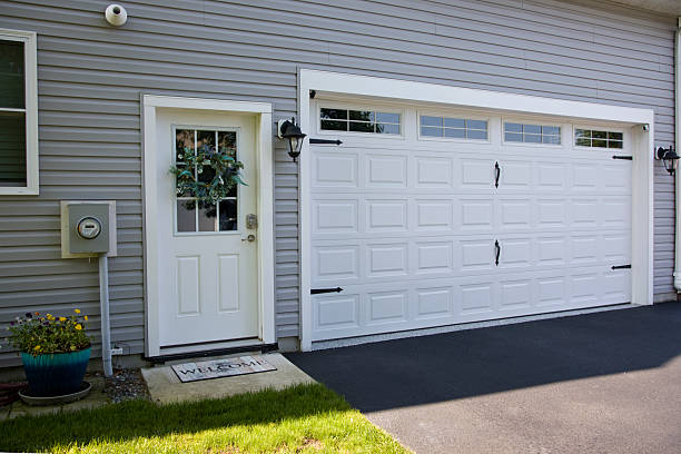 24/7 Emergency Garage Door Panel Replacement experts in Carter County County, MT